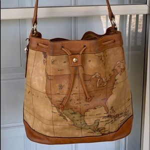 Alviero Martini “Geo Classic” Bucket